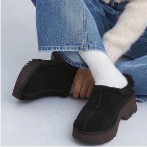 UGG New Heights Cozy Clog Black 10